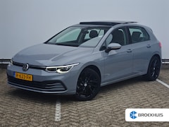 Volkswagen Golf - 1.5 eTSI Style | Achterbank in delen neerklapbaar | Apple Carplay/Android Auto|telefoonint