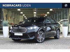 BMW iX2 - eDrive20 High Executive M Sport / Panoramadak / Sportstoelen / M Adaptief onderstel / Comf