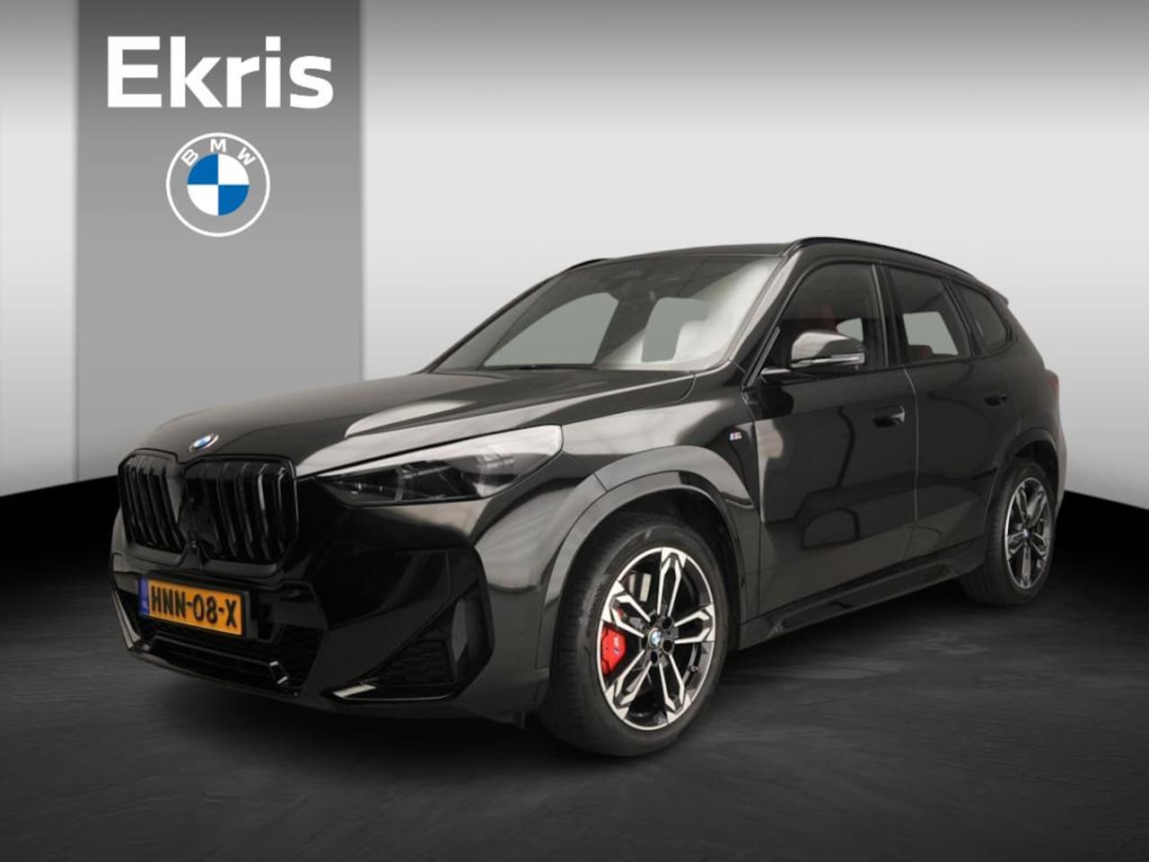 BMW X1 - sDrive18i | M-Sportpakket | LED | Leder | HUD | Active cruise | Trekhaak | Stoelverwarming - AutoWereld.nl