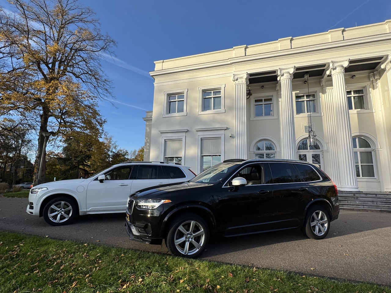 Volvo XC90 - 2.0 T8 R-Design (2X!) HYBRID AWD, EXTREEM MOOI - AutoWereld.nl