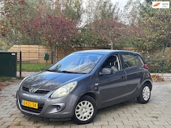 Hyundai i20 - 1.2i Business Edition | Nieuwe APK | Airco | El. Ramen | Rijdt en schakelt heerlijk