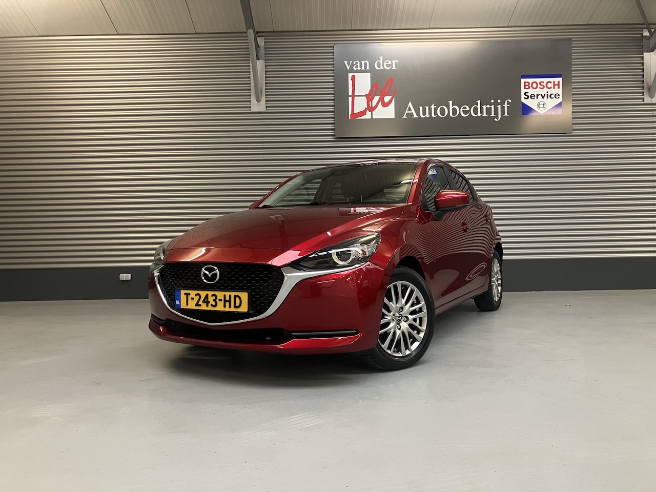 Mazda 2 - 1.5 MHEV LUXERY/PDC/CAM/DODE HOEK/NAVI/XENON/CARPLAY/ENZ - AutoWereld.nl