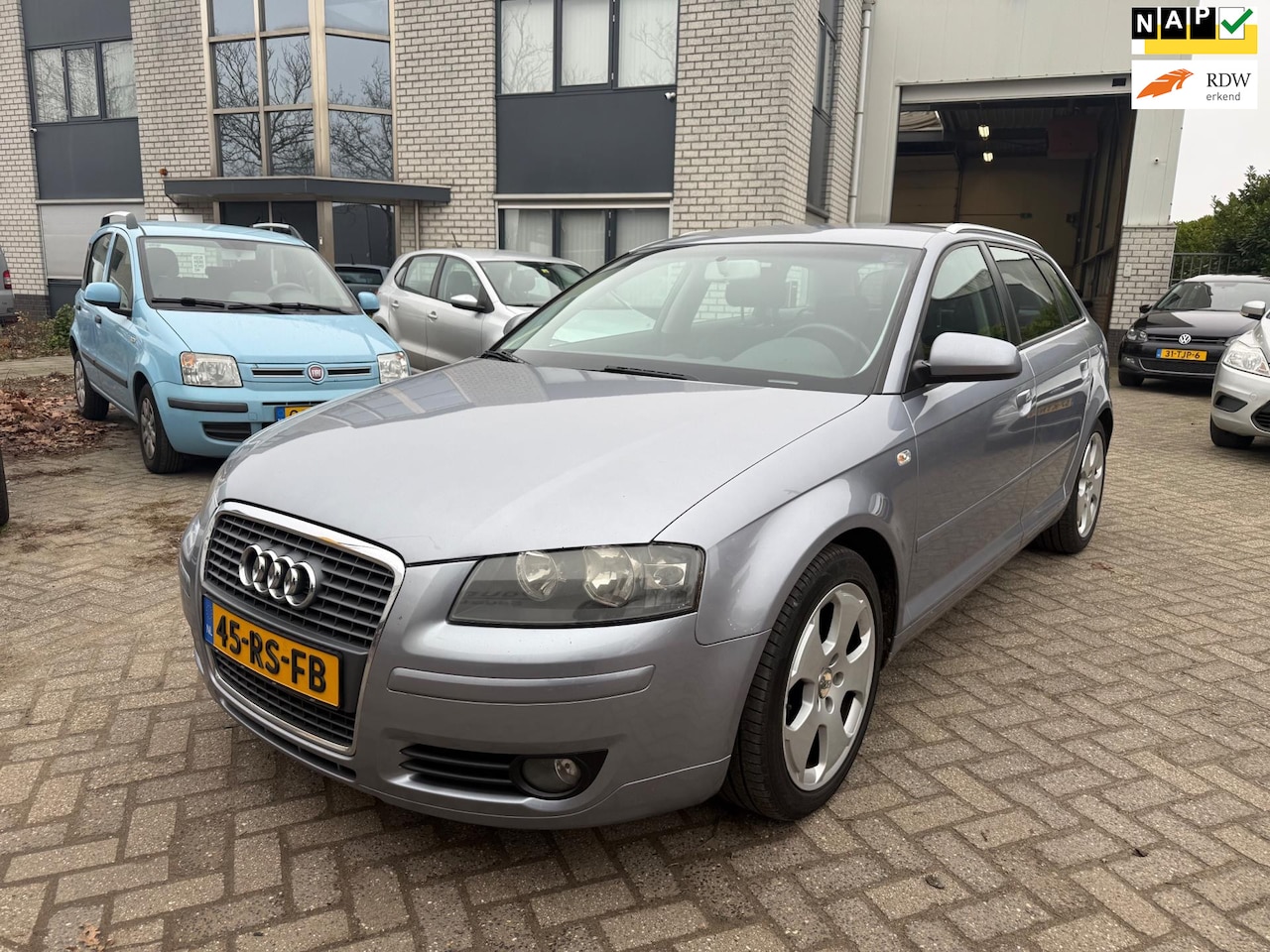 Audi A3 Sportback - 1.6 FSI Ambition 2e Eig Climate Nap - AutoWereld.nl