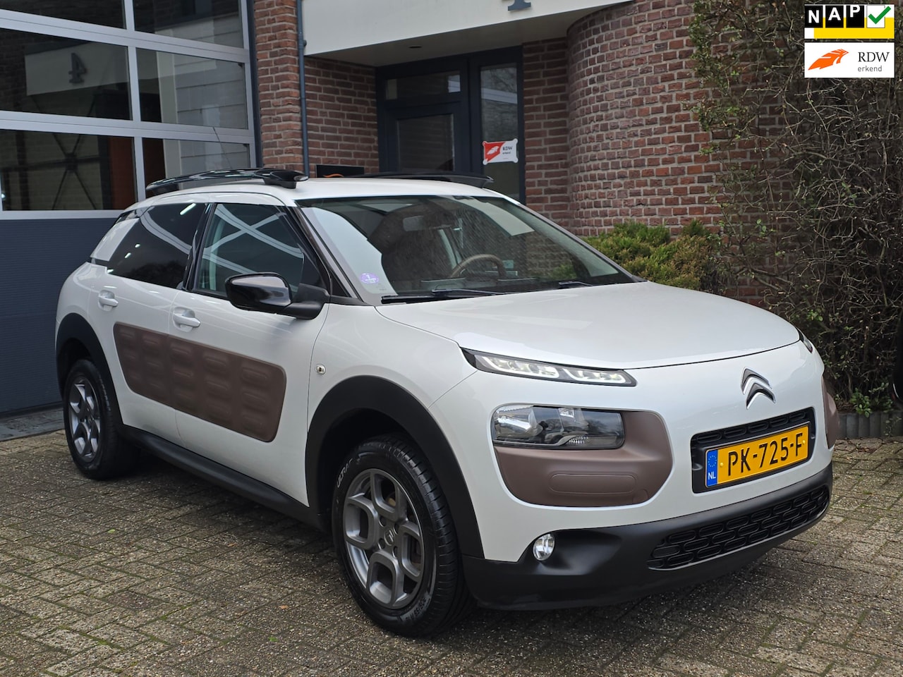 Citroën C4 Cactus - 1.2 PureTech Shine Apk |Navi |Camera |PDC - AutoWereld.nl