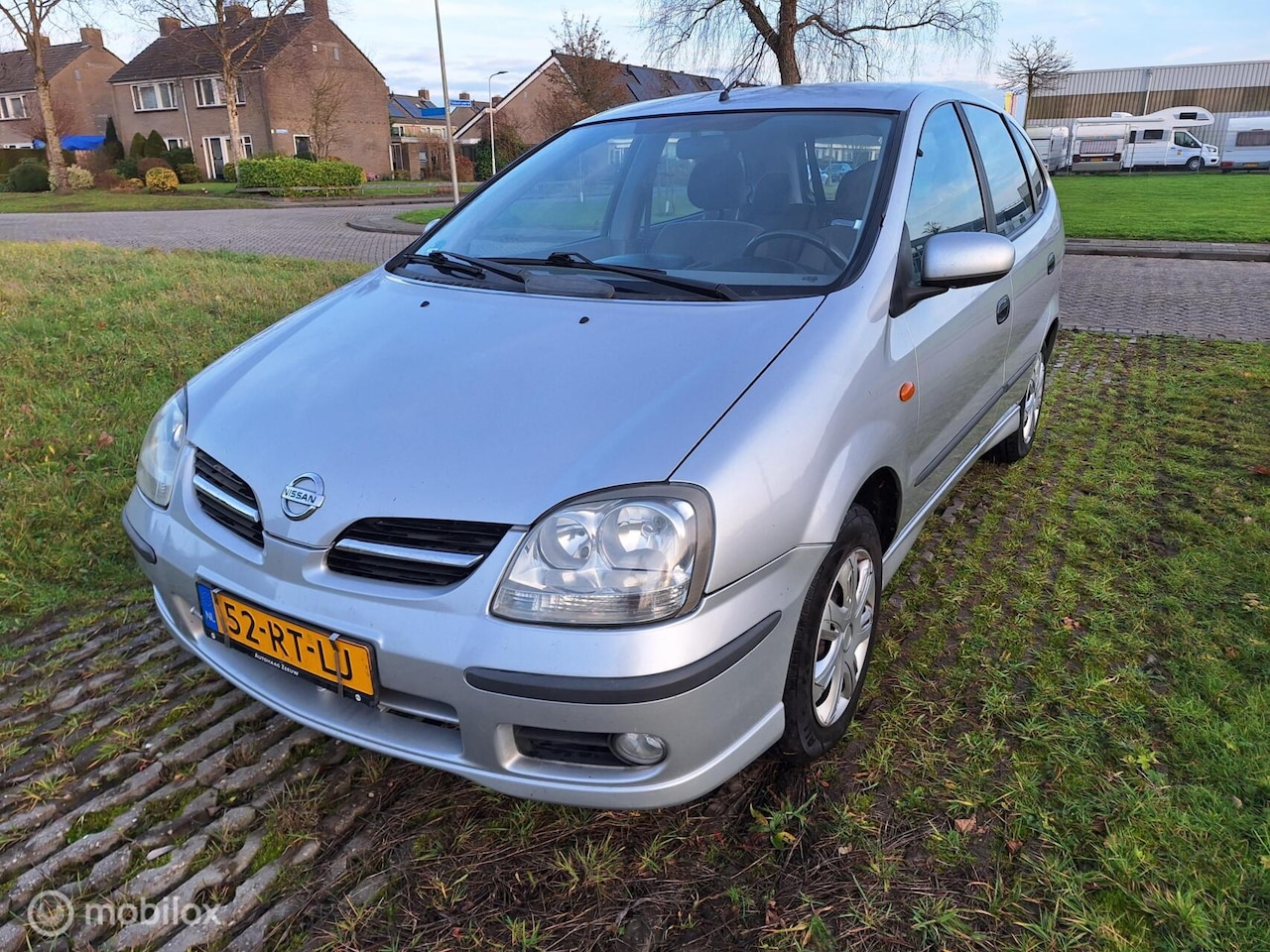 Nissan Almera Tino - 1.8 1.8 - AutoWereld.nl