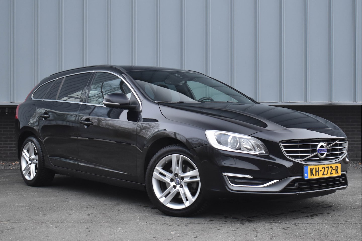 Volvo V60 - 1.6 T3 Summum | Trekhaak | Xenon | Navi | Electr. Stoel - AutoWereld.nl