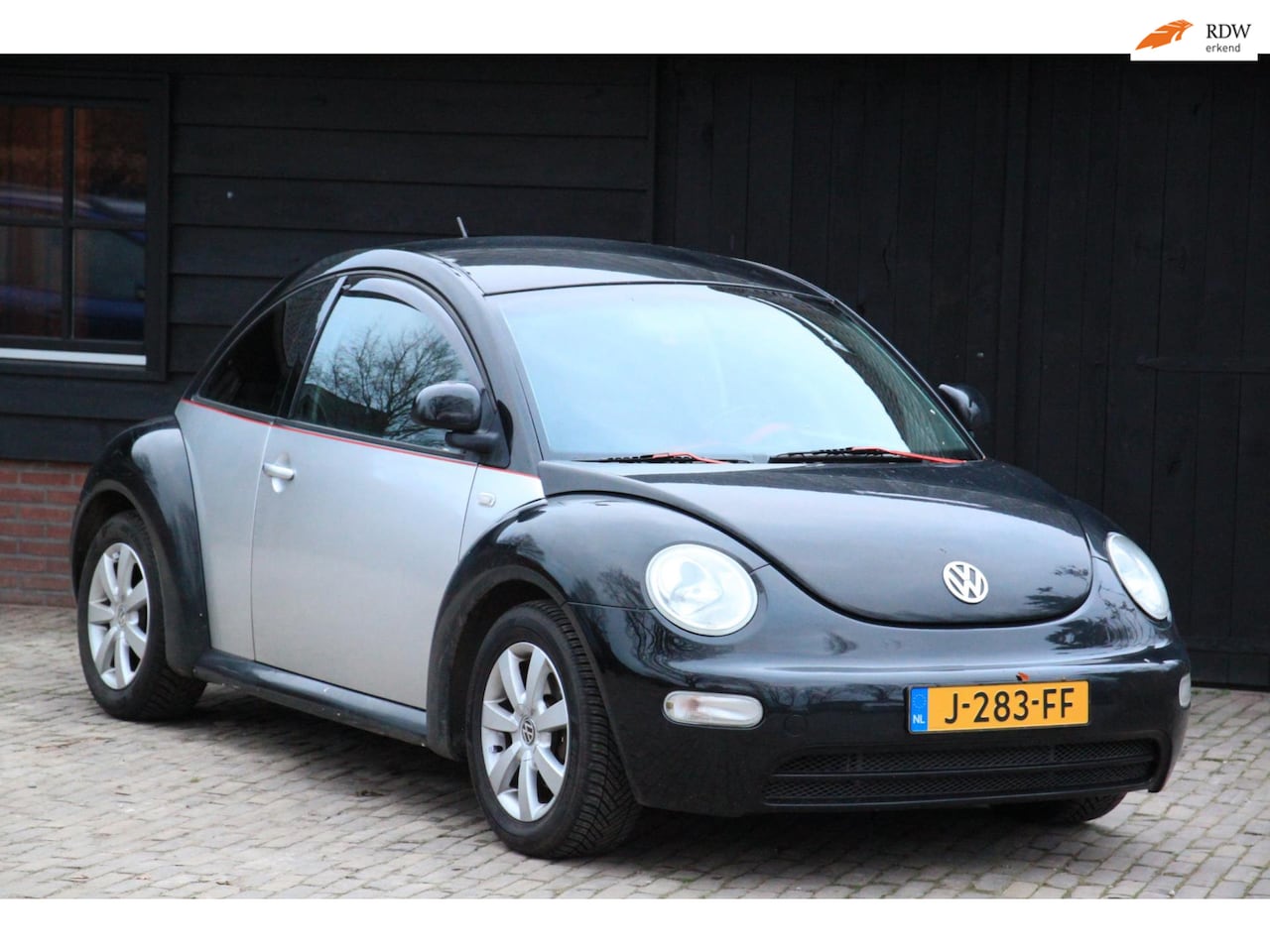 Volkswagen New Beetle - 2.0 Highline Airco/Leer/Lmv/Apk 06-2026 - AutoWereld.nl