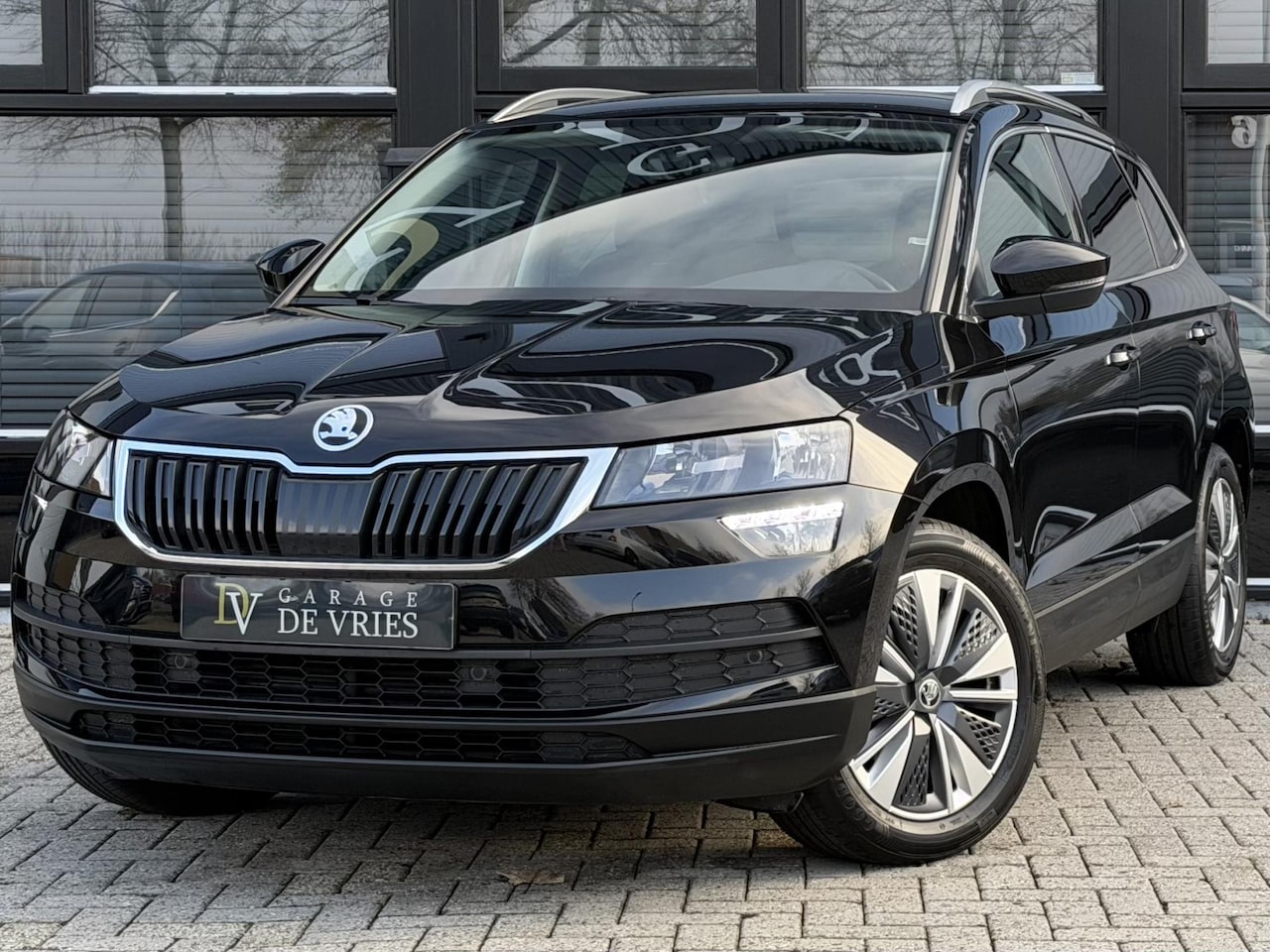 Skoda Karoq - 1.0 TSI Sportline Business ACC Apple CarPlay Winterpakket Garantie - AutoWereld.nl