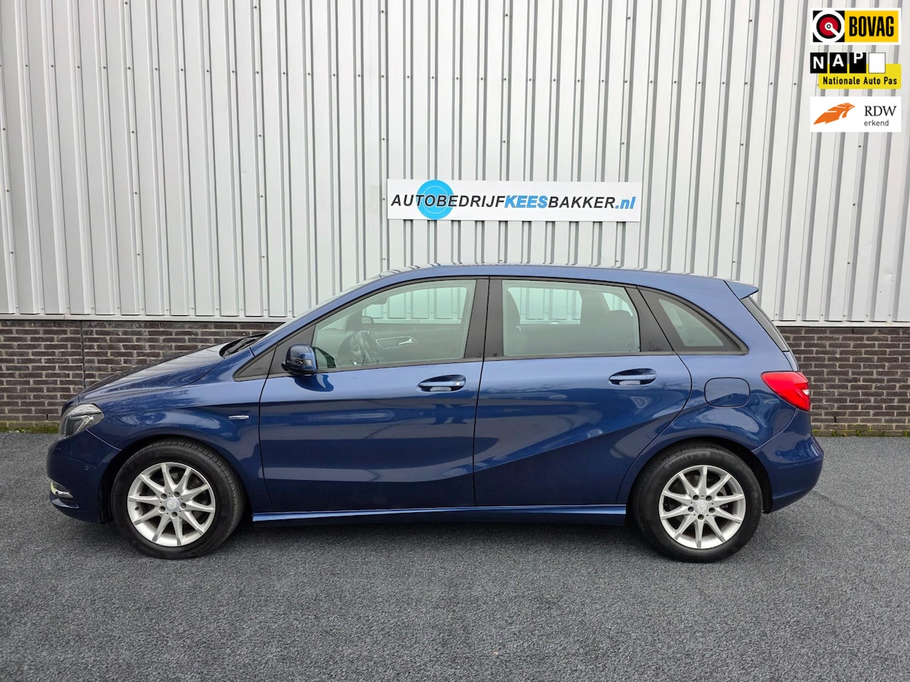 Mercedes-Benz B-klasse - 180 Ambition automaat / Trekhaak / Cruisecontrole / Navi - AutoWereld.nl