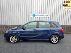 Mercedes-Benz B-klasse - 180 Ambition automaat / Trekhaak / Cruisecontrole / Navi