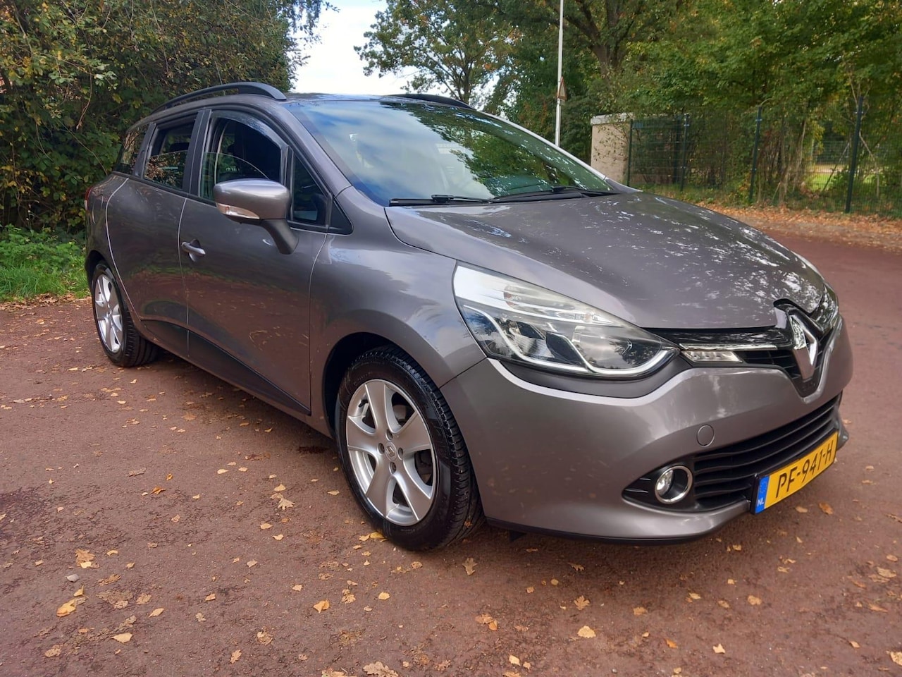 Renault Clio Estate - 0.9 TCe Limited / Navi / Airco / PDC / led / Lm / - AutoWereld.nl