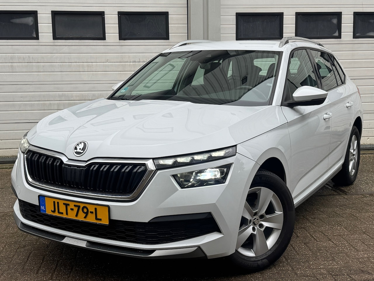 Skoda Kamiq - 1.0 TSI Style automaat/xenon/led/front-lane assist/virtual/carplay/cruisecontrol - AutoWereld.nl