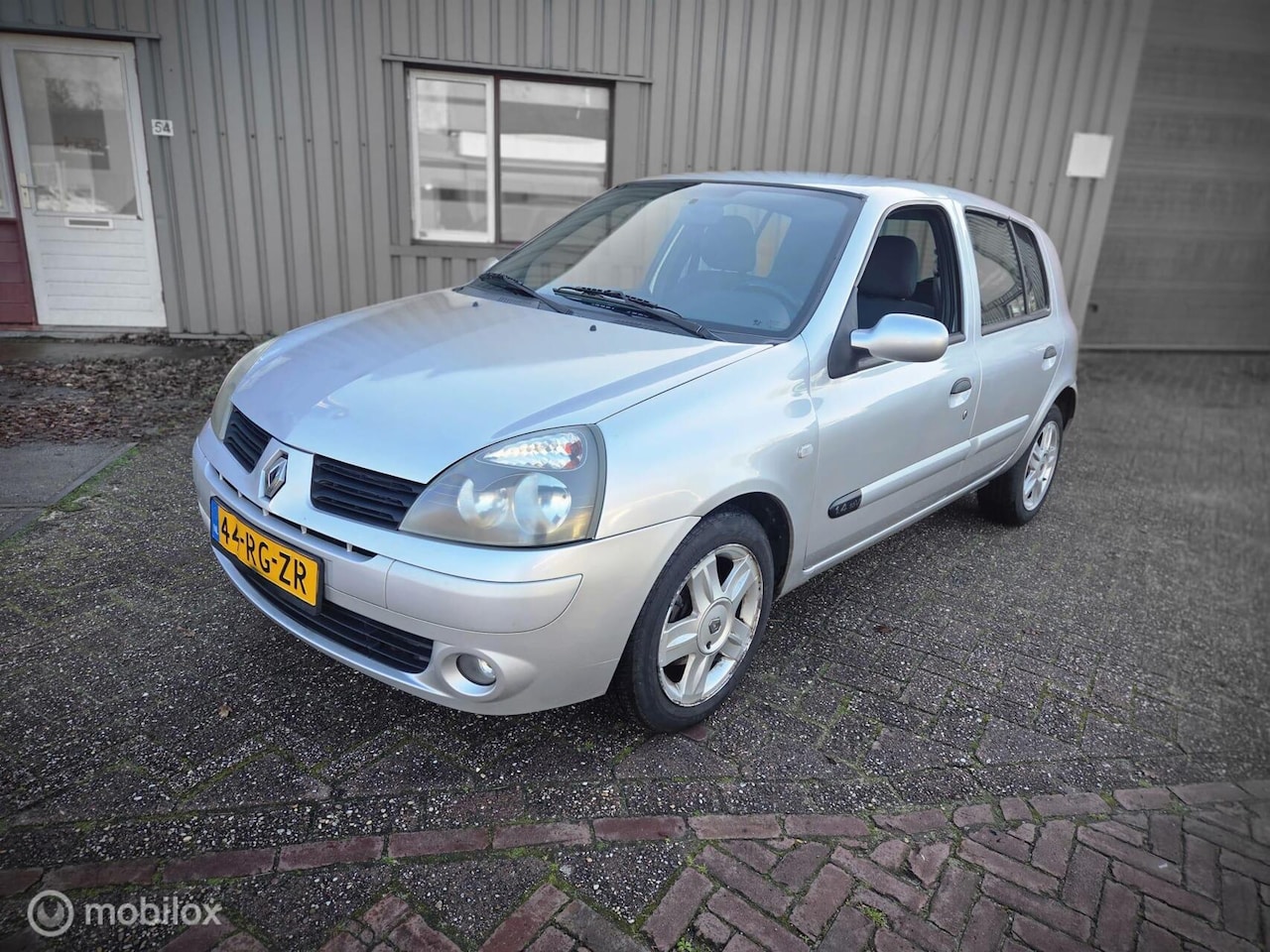 Renault Clio - 1.4-16V Authentique Comfort 1.4-16V Authentique Comfort - AutoWereld.nl