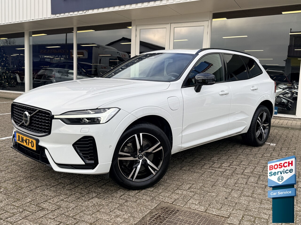 Volvo XC60 - 2.0 Recharge T6 AWD R-Design | Apple Carplay | Luchtvering | H&K | Stoelventilatie | 360 C - AutoWereld.nl
