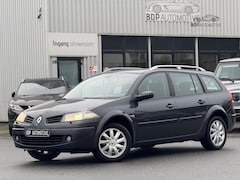 Renault Mégane Grand Tour - 1.6-16V Tech Line AIRCO/CRUISE/TREKHAAK/PARKEERSENSOREN