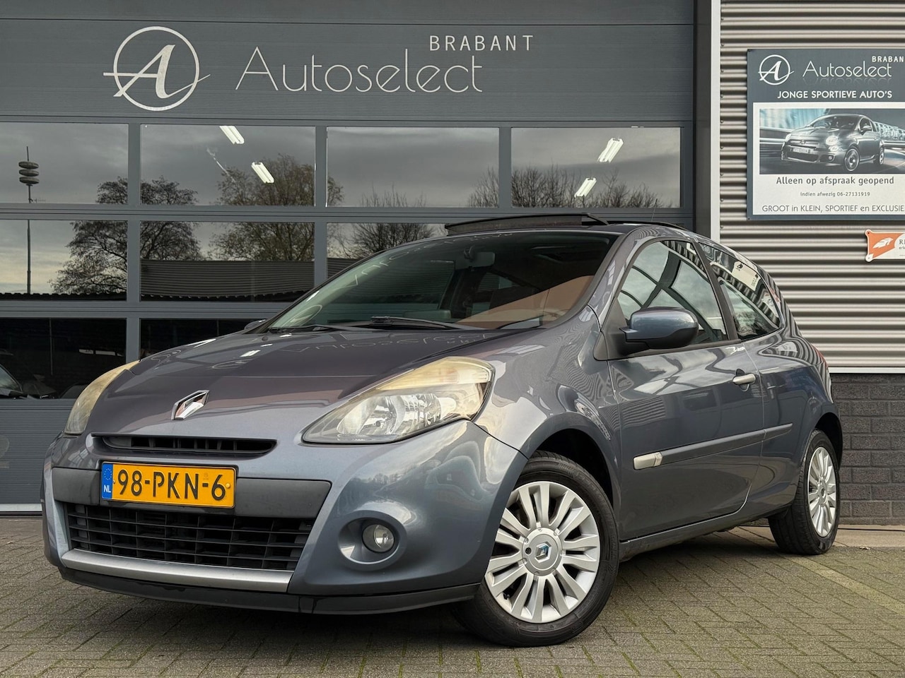 Renault Clio - 1.2 TCe Collection Airco Pano Navi - AutoWereld.nl