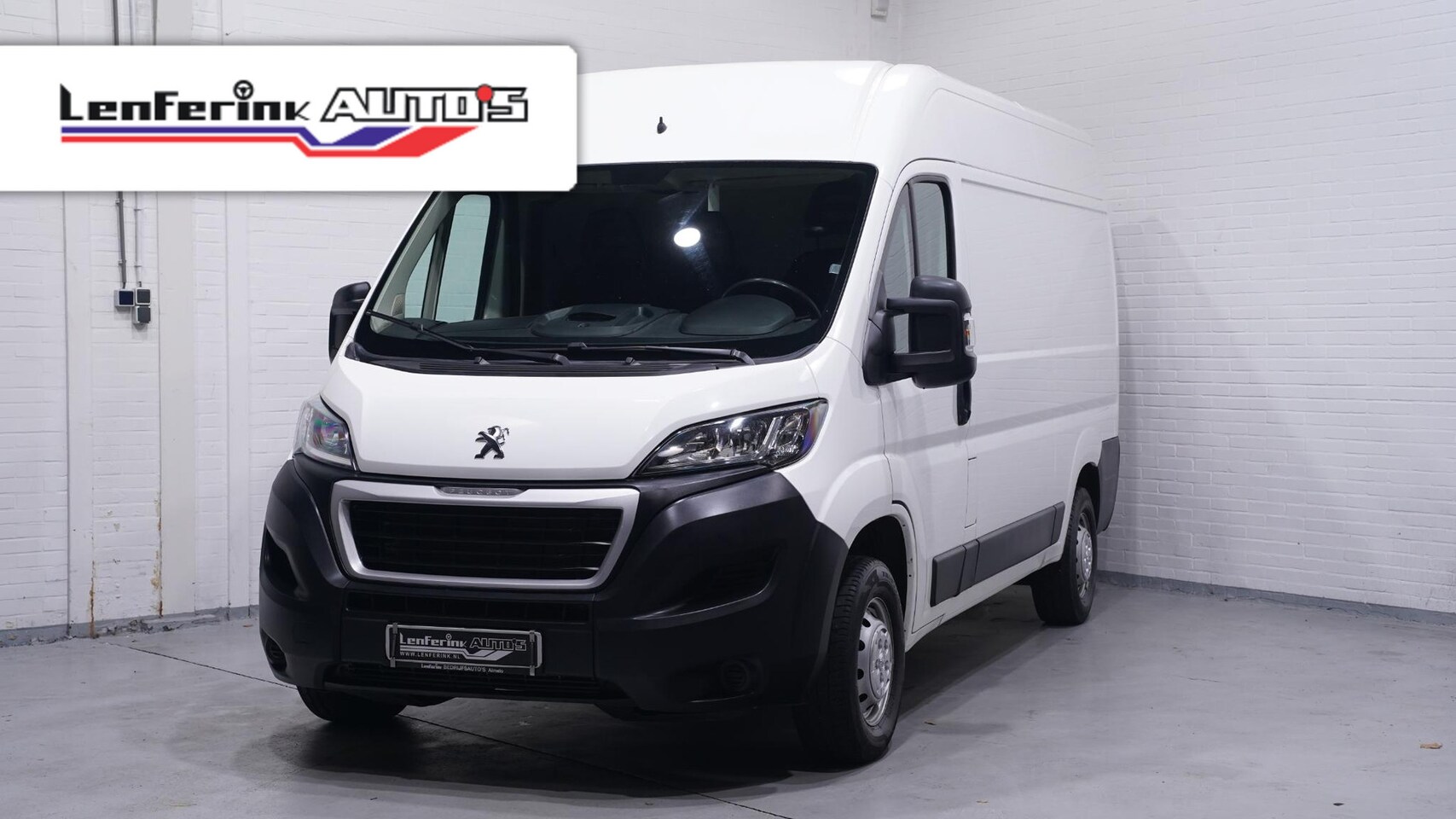 Peugeot Boxer - 2.0 BlueHDI 130 pk L2H2 Premium Airco Cruise Control, Laadruimte Pakket, Multistuur, 3-Zit - AutoWereld.nl