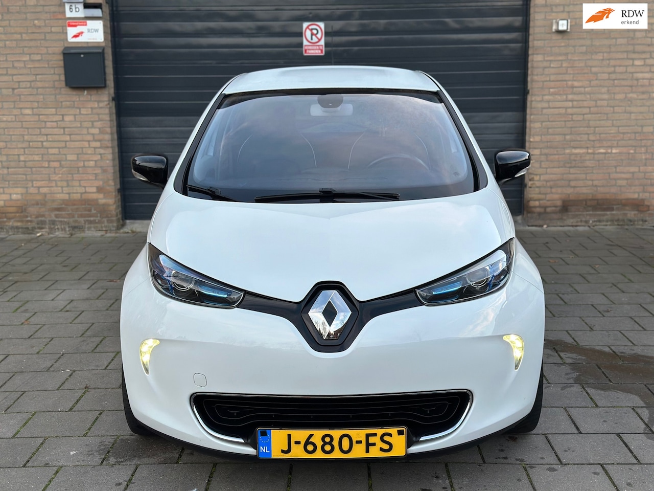Renault Zoe - R240 Zen 22 kWh (Inclusief Accu) Super Onderhouden Apk Airco PDC Camera - AutoWereld.nl