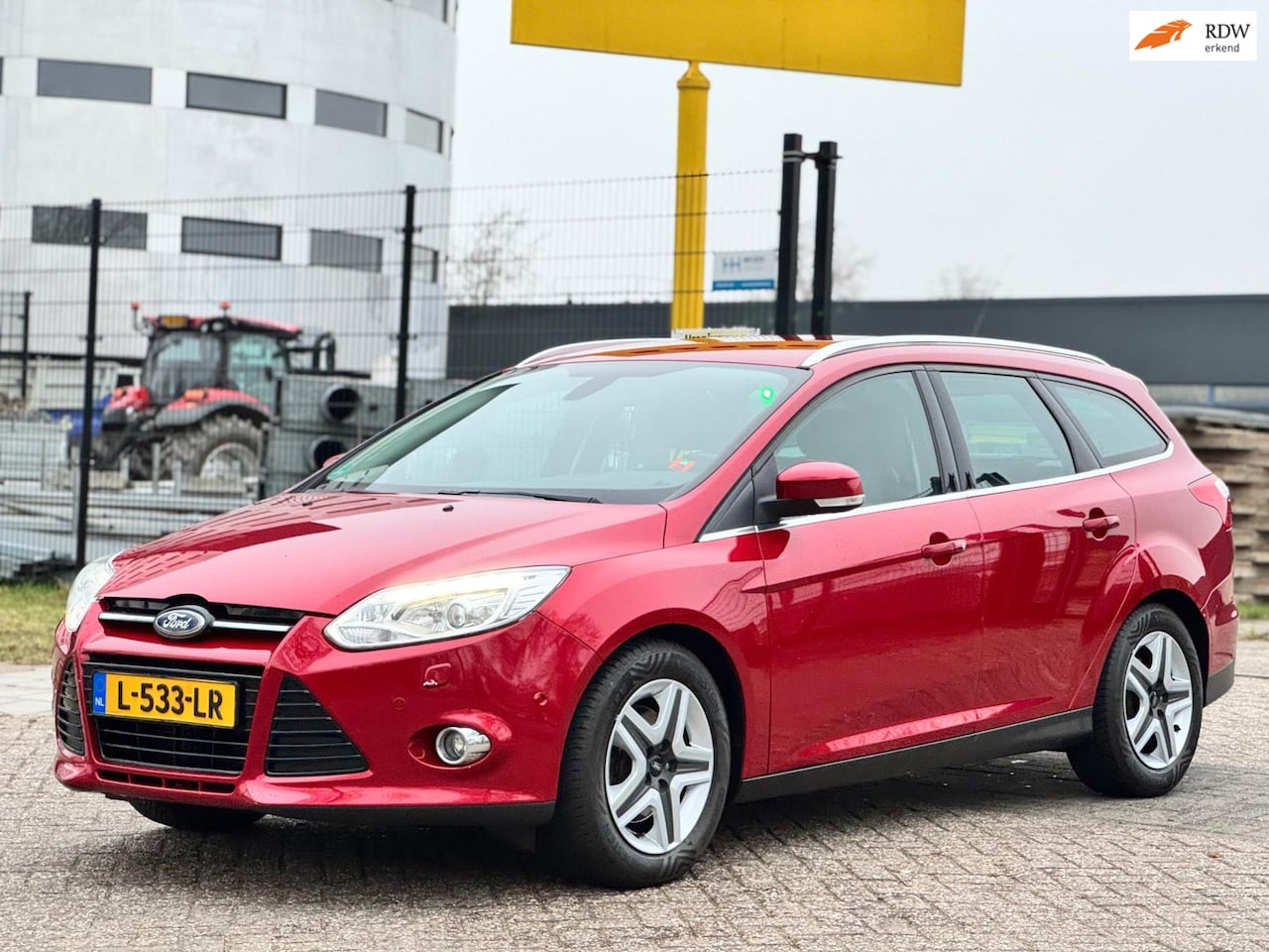 Ford Focus Wagon - 1.6 EcoBoost Titanium ST|XENON|LED|PSENSOR|TREKHAAK|6BAK - AutoWereld.nl