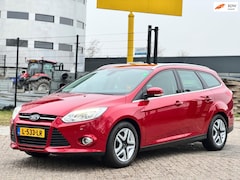 Ford Focus Wagon - 1.6 EcoBoost Titanium ST|XENON|LED|PSENSOR|TREKHAAK|6BAK