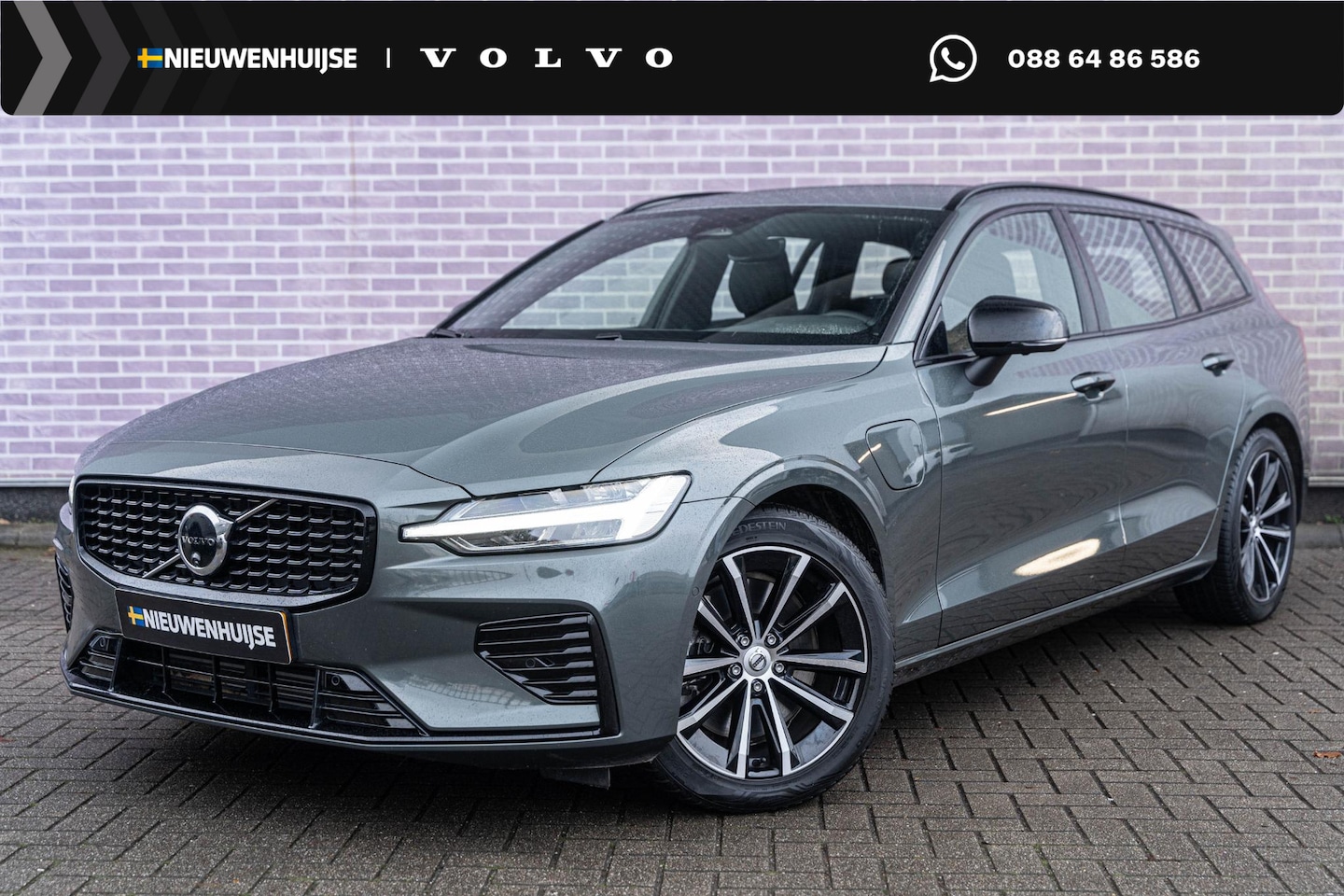 Volvo V60 - 2.0 T6 Plug-in hybrid AWD Plus Dark | Stoel-/Stuurverwarming | 360 Camera | Trekhaak | Key - AutoWereld.nl