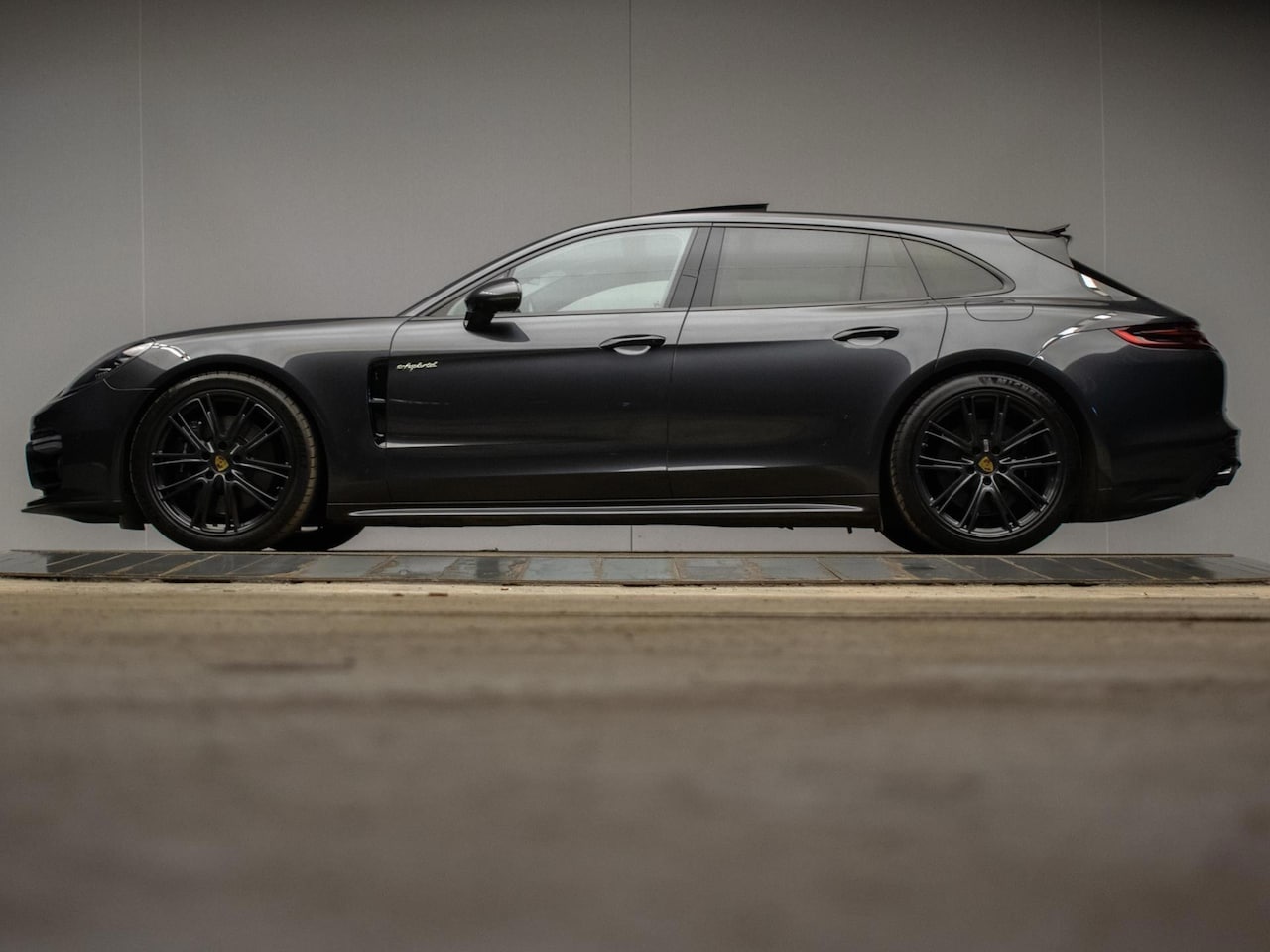 Porsche Panamera Sport Turismo - 2.9 4 E-Hybrid Sport (PANORAMADAK,BOSE,SPORT CHRONO,SPORT UITLAAT,LEDER,CAMERA,VERWARMING, - AutoWereld.nl