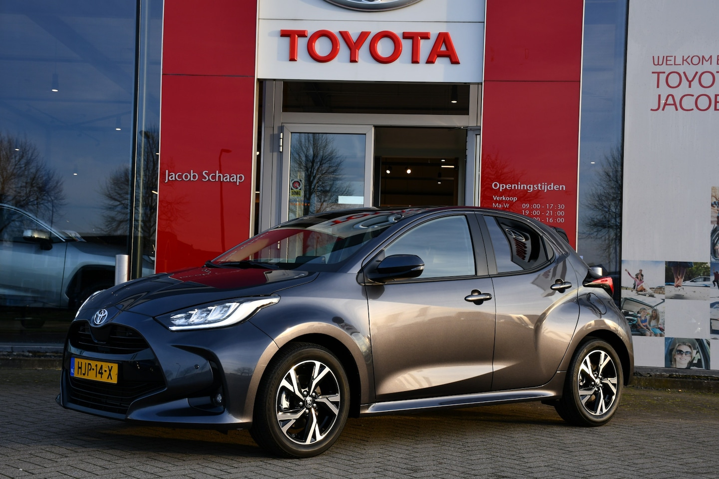 Toyota Yaris - 1.5 Hybrid 115 Dynamic Automaat 116pk | Comfort Pack | BSM | Apple Carplay/Android Auto | - AutoWereld.nl