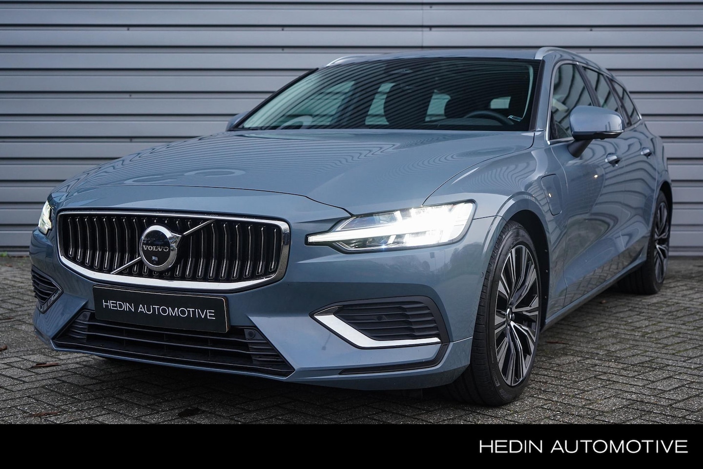 Volvo V60 - 2.0 T6 Plug-in hybrid AWD Plus Bright - AutoWereld.nl