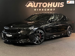 BMW 5-serie - 520i High Executive Edition M Trekhaak/ Stuurverwarming/ Laser/ 21"/ Glazendak/ Memoryseat