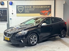 Volvo V40 - 2.0 D3 R-Design AUTOMAAT|PDC|LEER|TREKHAAK|CRUISE