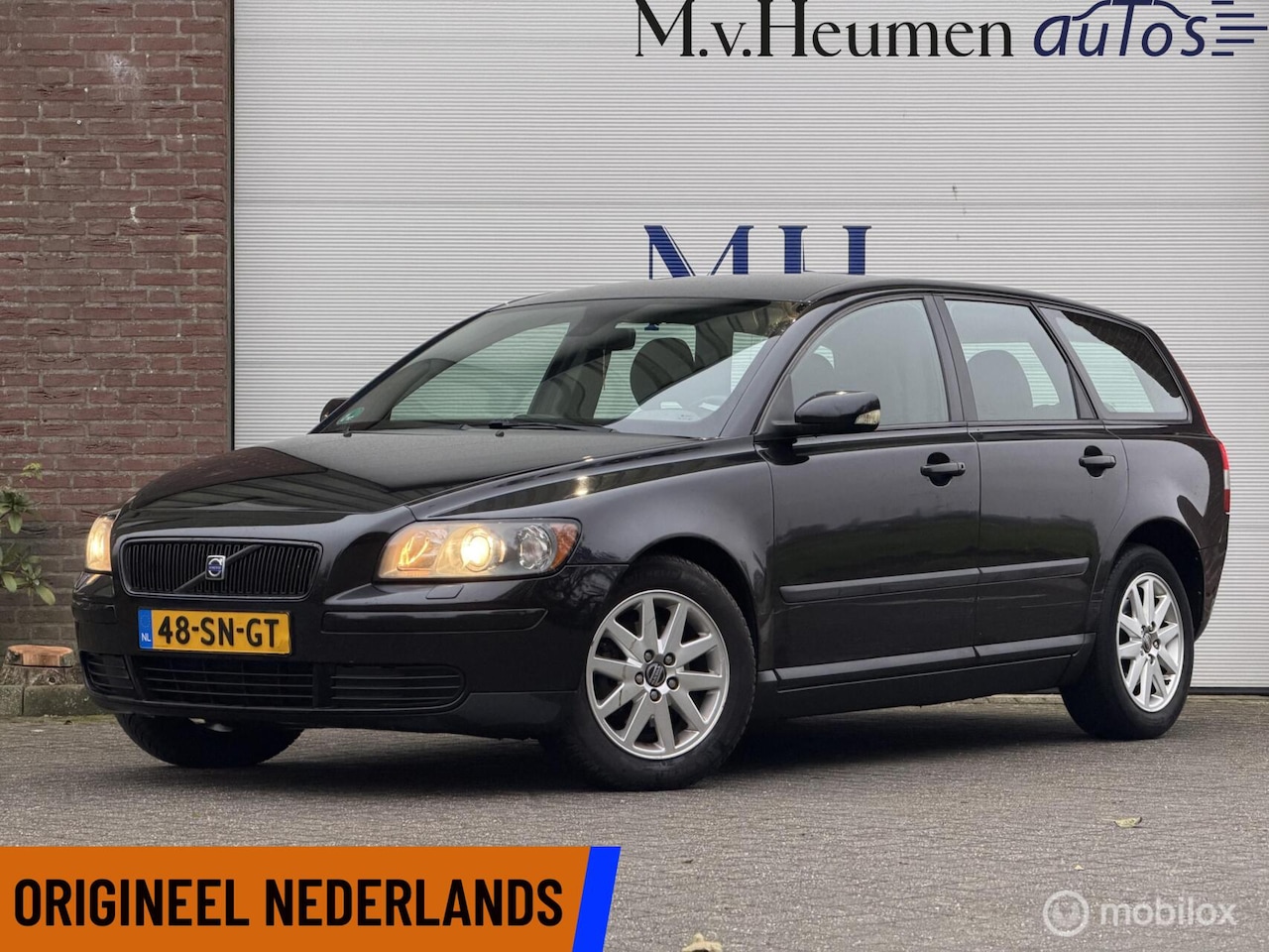 Volvo V50 - 1.6D Momentum Airco Cruise Stoelverwarming - AutoWereld.nl