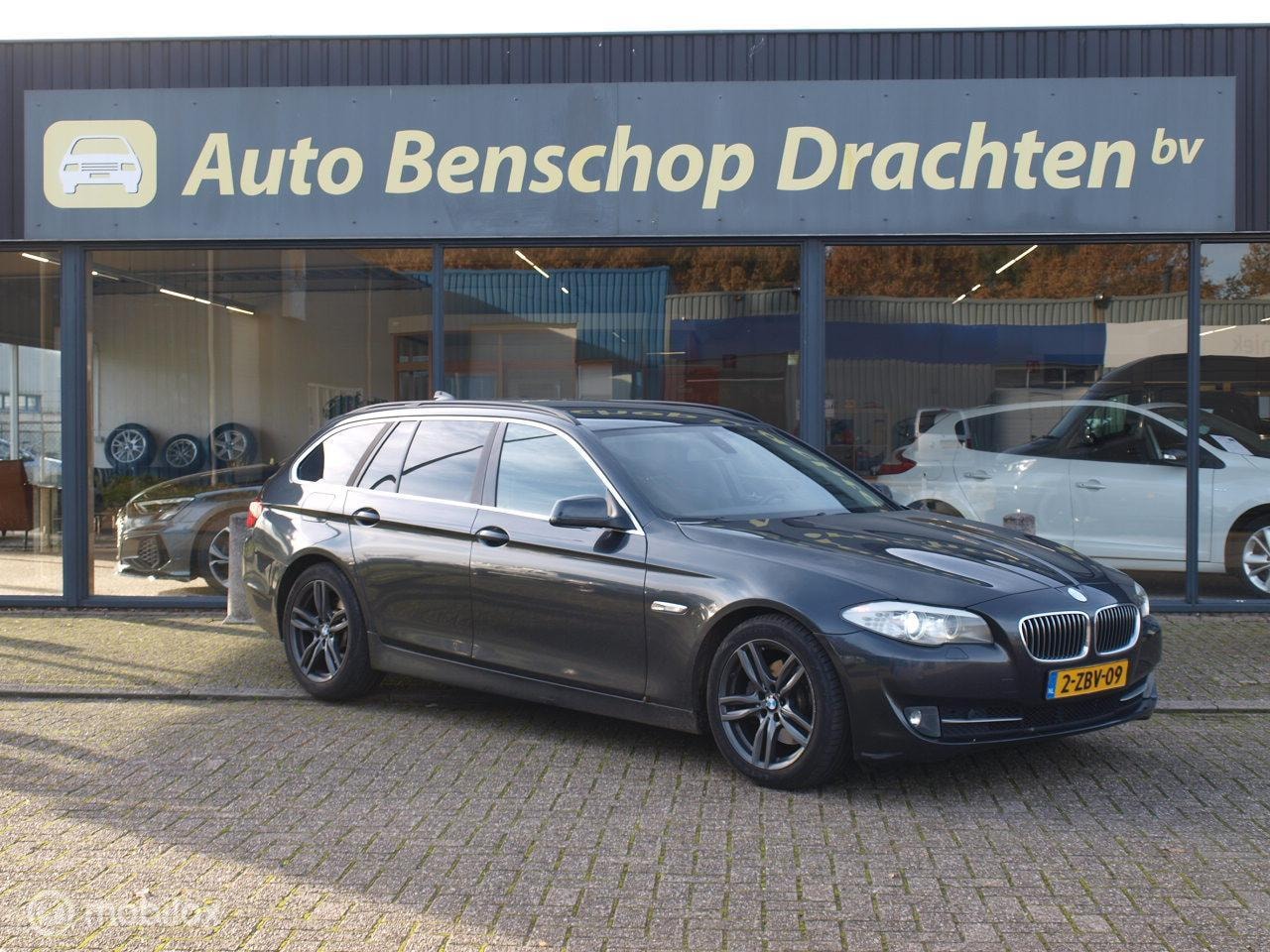 BMW 5-serie Touring - 520d Executive Xenon 18Velge Apk 11.26 - AutoWereld.nl