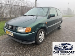 Volkswagen Polo - 1.6
