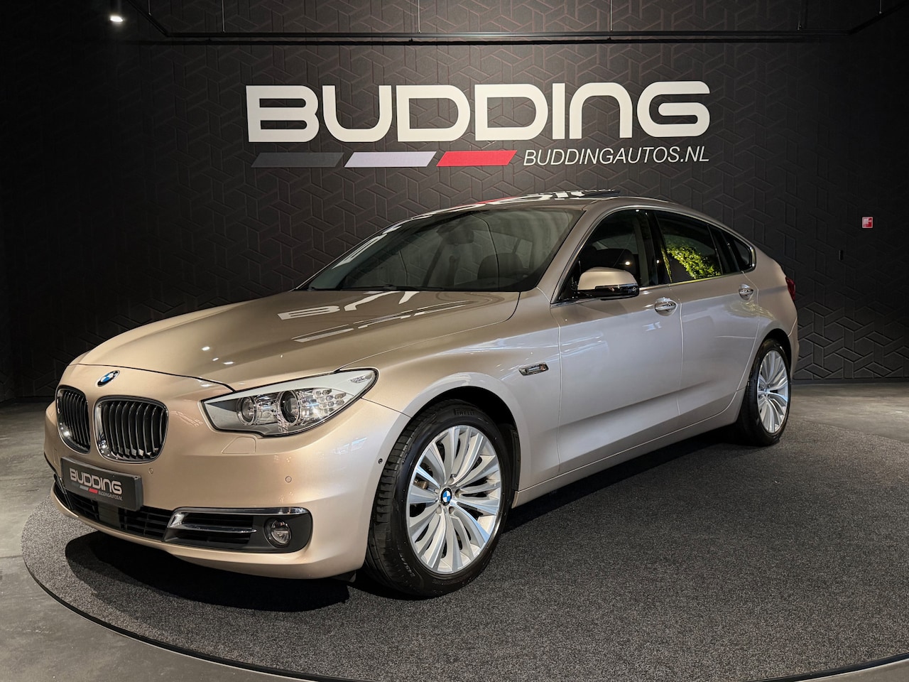 BMW 5-serie Gran Turismo - 535xi High Exe | Adap Cruise | Head-up | Pano | Trekhaak - AutoWereld.nl