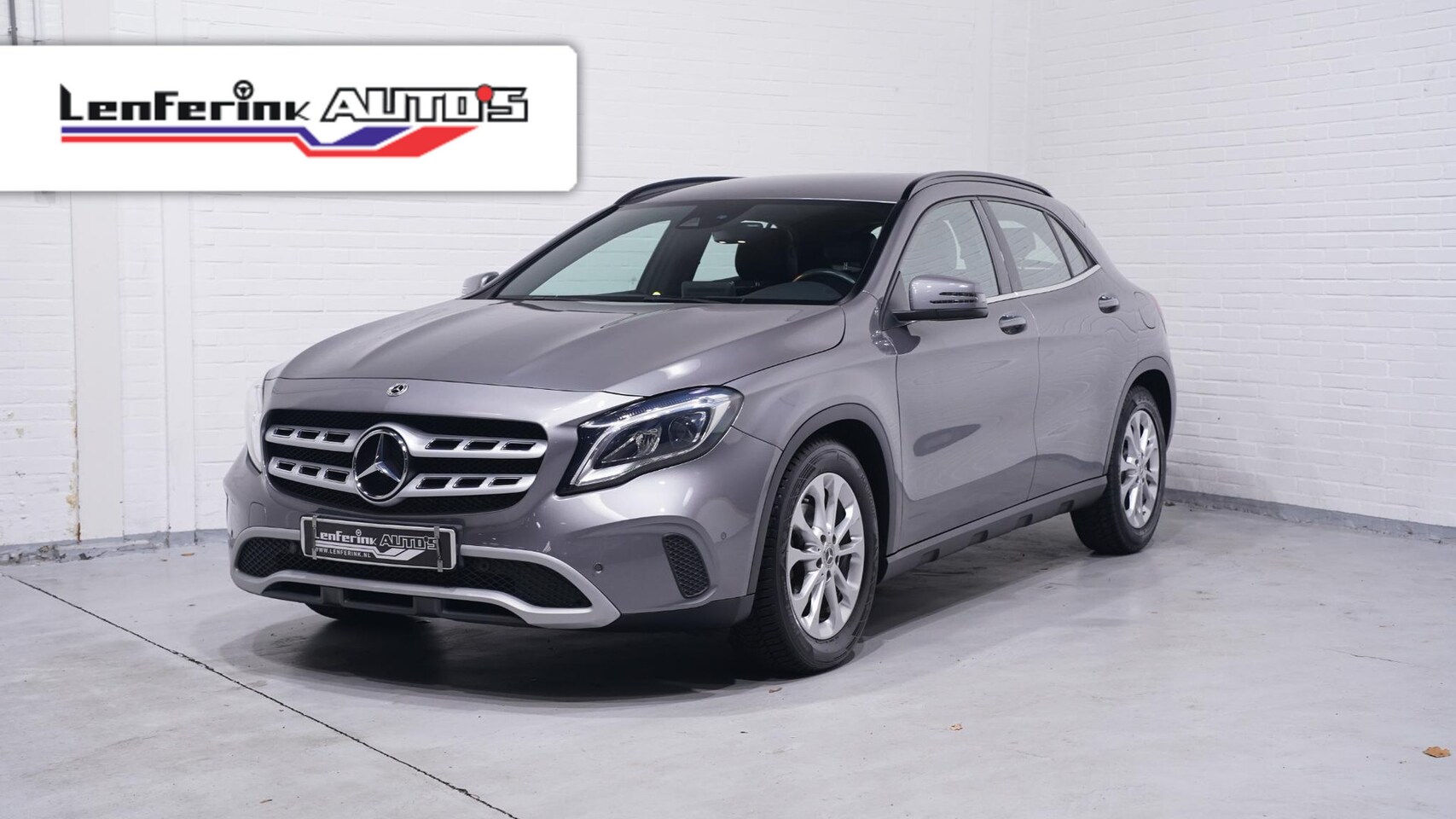 Mercedes-Benz GLA-Klasse - 180 Business Solution Limited Navi Clima Camera PDC NAP Leder/stof Sportstoelen Led koplam - AutoWereld.nl