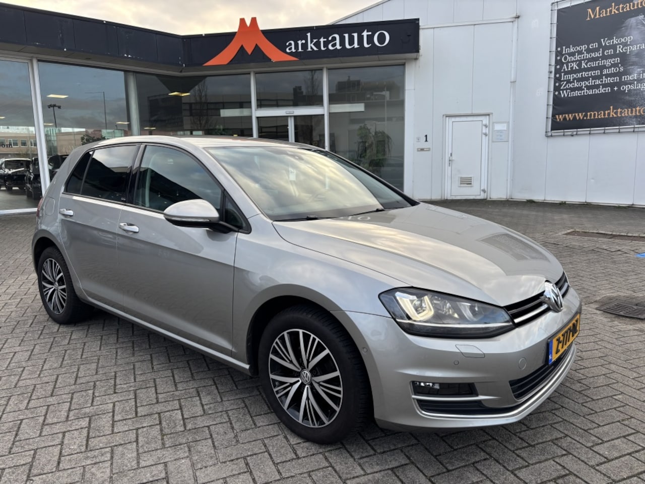 Volkswagen Golf - 1.2 TSI Allstar Adaptive Cruise Navi Camera Led Bluetooth - AutoWereld.nl