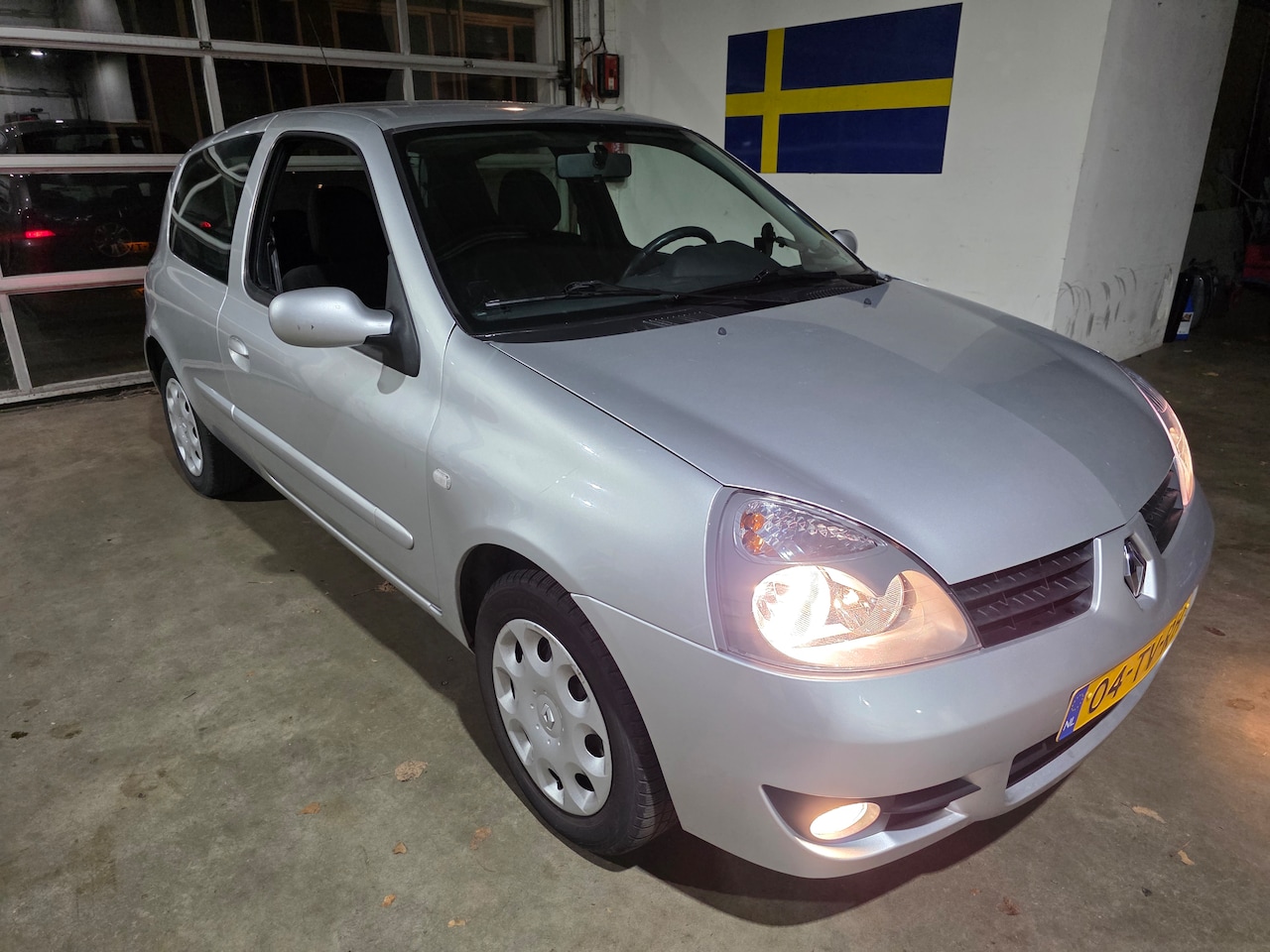Renault Clio - 1.2-16V Campus - AutoWereld.nl