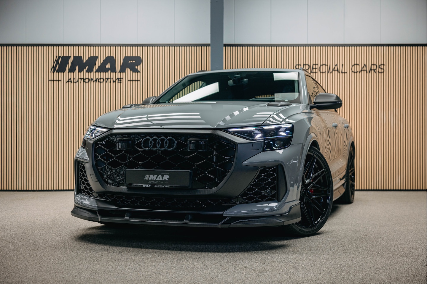 Audi RSQ8 - Performance 4.0 TFSI RSQ8 quattro Performance Nieuwe Audi RSQ8 performance Urban Akarapovi - AutoWereld.nl