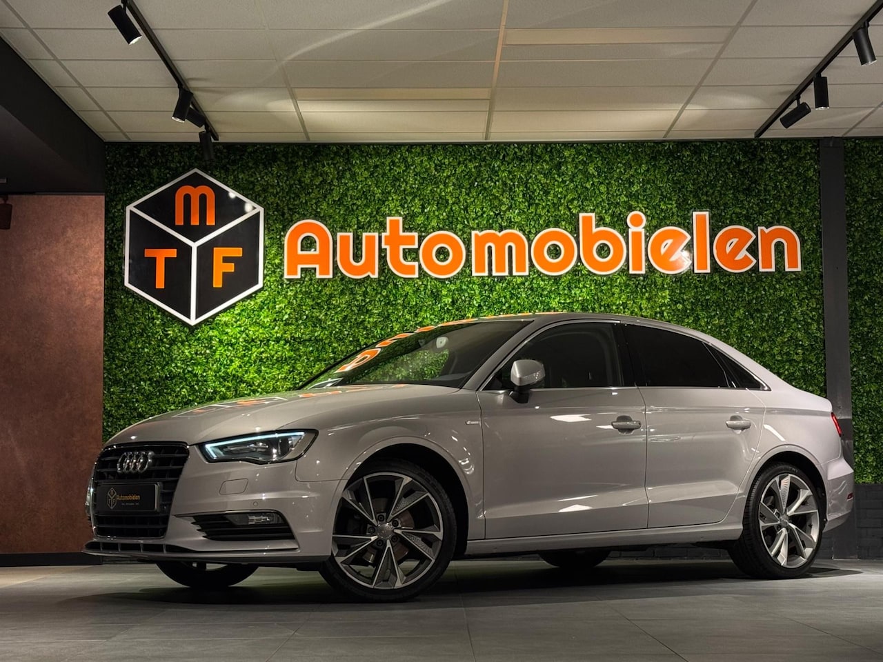 Audi A3 Limousine - 1.4 TFSI CoD 140 PK |KEYLESS|NAVI|XENON|STOELVERWARMING - AutoWereld.nl