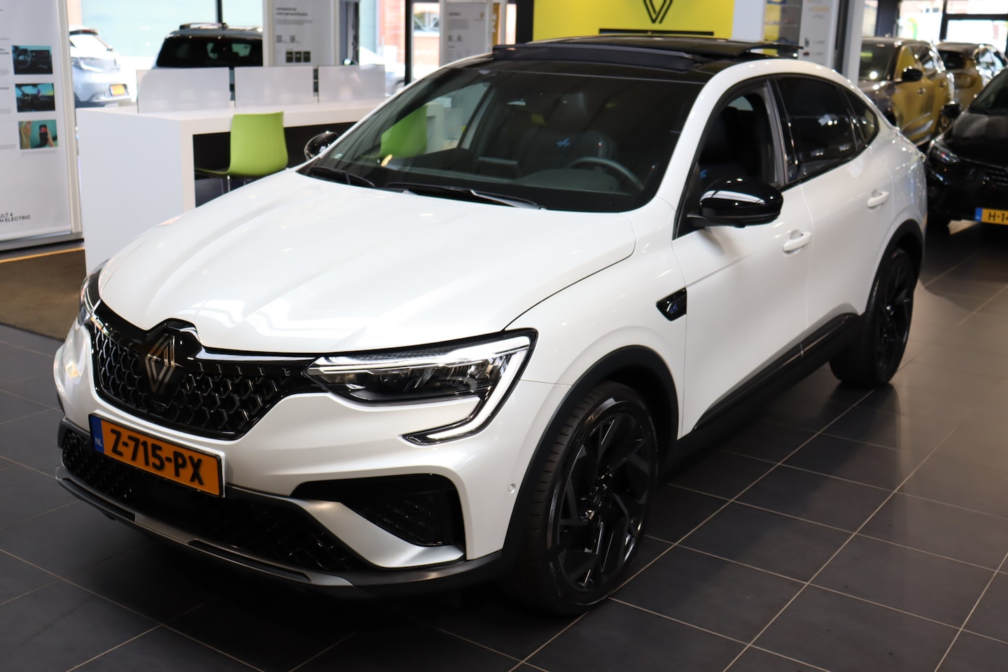 Renault Arkana - 1.6 E-Tech full hybrid 145 esprit Alpine + schuifdak - AutoWereld.nl
