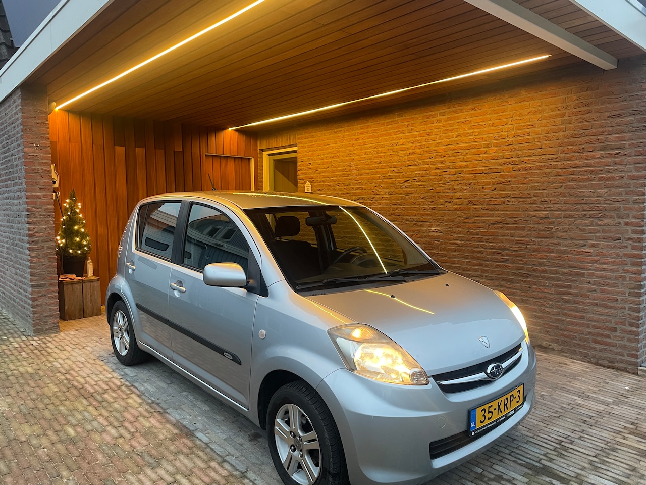 Subaru Justy - 1.0 Comfort Airco. Centr.dr.verg. Elek.ramen. 5drs. Lichtmet velgen. Trekhaak. - AutoWereld.nl