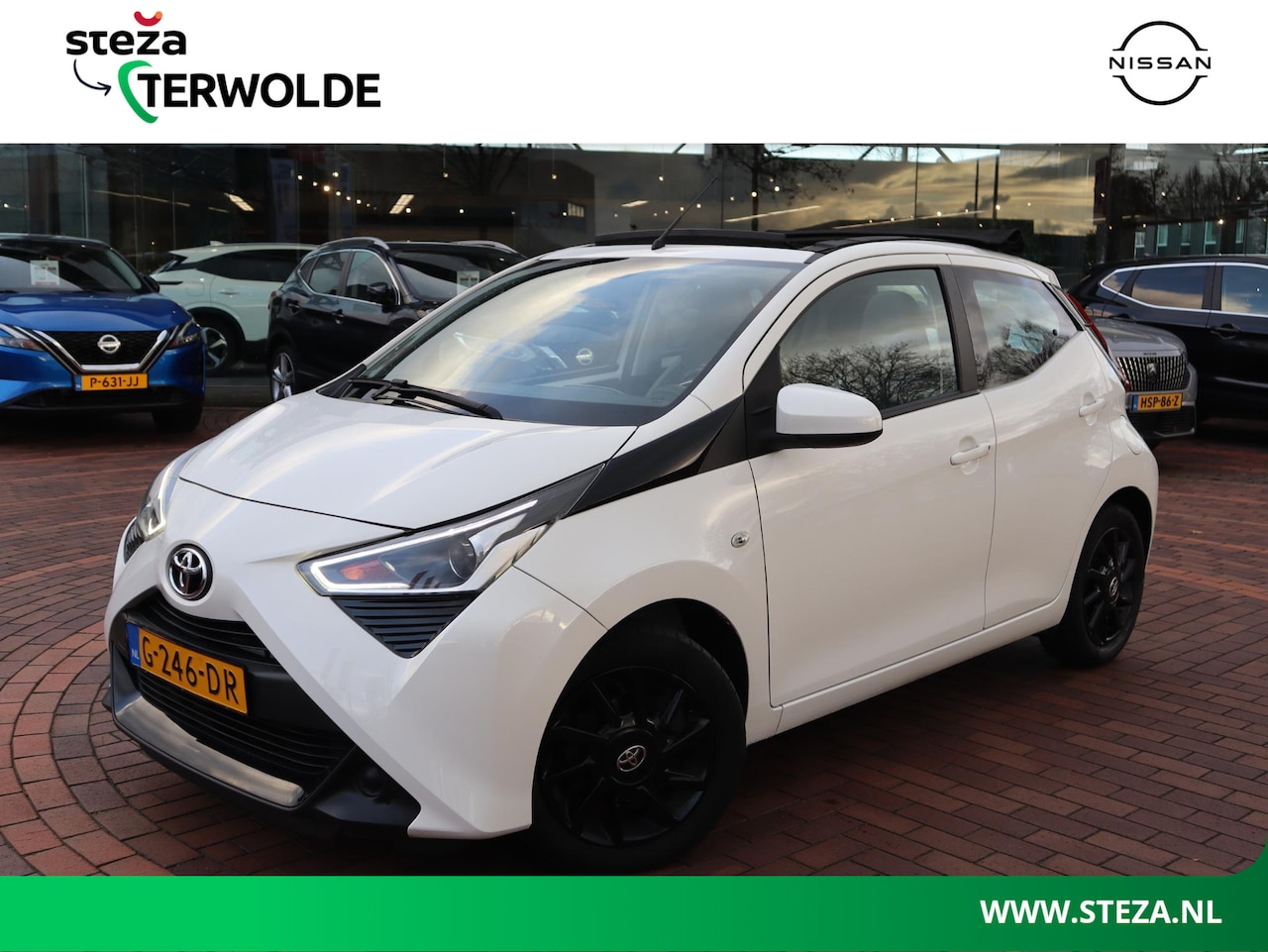 Toyota Aygo - 1.0 VVT-i x-play limited | Vouwdak | Parkeercamera | Lichtmetalen velgen | - AutoWereld.nl