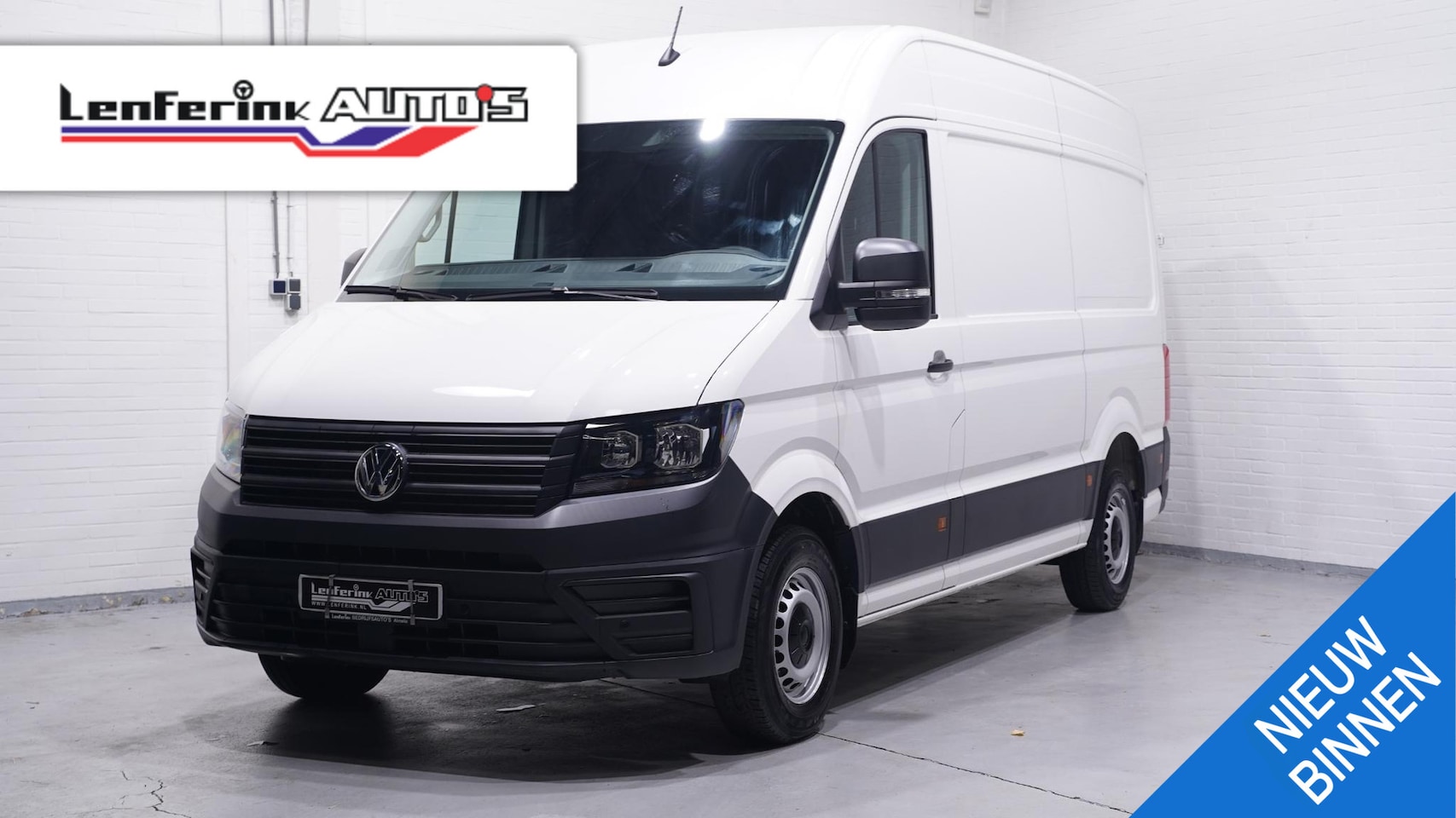 Volkswagen Crafter - 2.0 TDI 102 pk L3H3 Slechts 6600 km, Navi, PDC V+A Trekhaak 2.500 kg, App Connect, Laadrui - AutoWereld.nl
