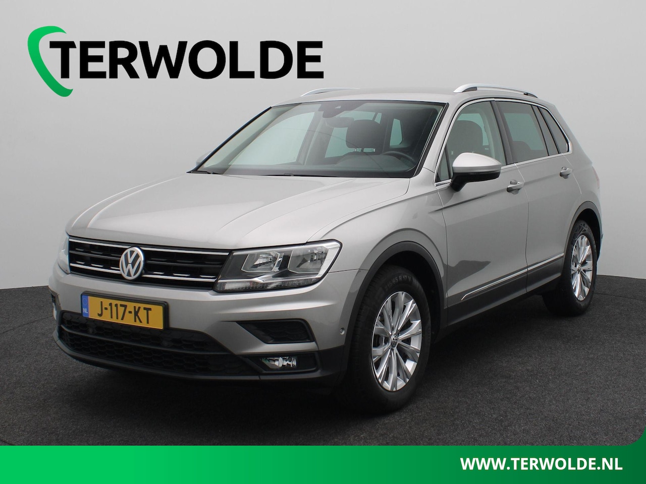 Volkswagen Tiguan - 1.5 TSI Comfortline Business | Navigatie | Parkeercamera | Trekhaak | - AutoWereld.nl