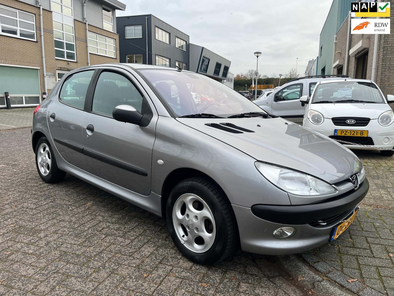 Peugeot 206 - 1.4 Gentry Premium 5 deurs. vol optie`s - AutoWereld.nl