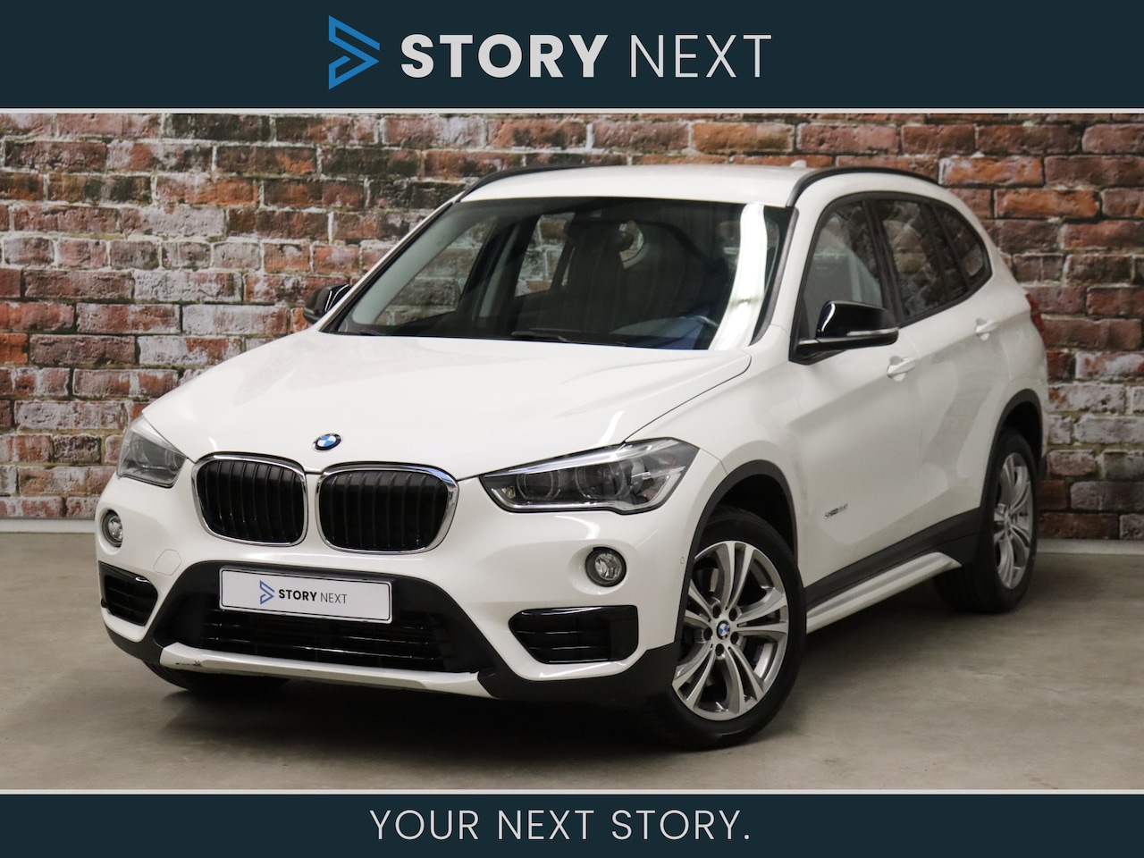 BMW X1 - sDrive20i Executive Sport Line Automaat / Navigatie / Parkeersensoren voor+achter / Cruise - AutoWereld.nl