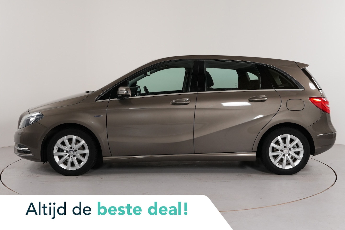 Mercedes-Benz B-klasse - 180 Ambition | Trekhaak | Navi | Cruise | Pdc v/a | Cimate | - AutoWereld.nl