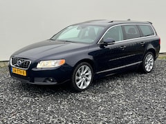 Volvo V70 - 2.0 T5 Summum Automaat ( Zeer nette auto )