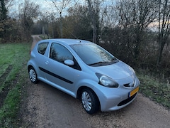Toyota Aygo - 1.0-12V +