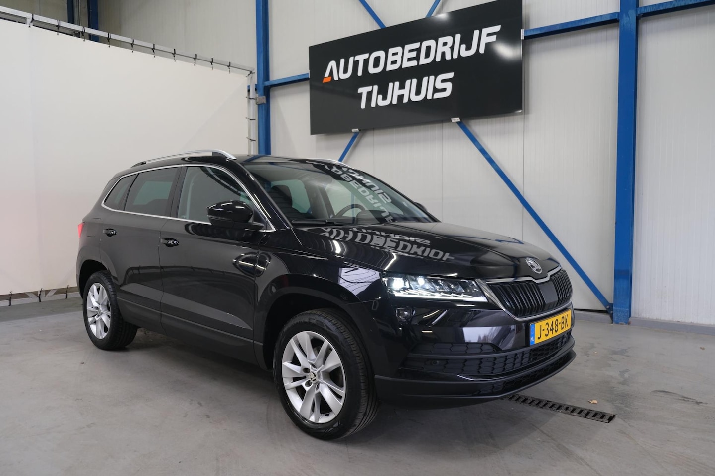 Skoda Karoq - 1.0 TSI Business Edition - N.A.P. Airco, Cruise, Navi, Camera - AutoWereld.nl